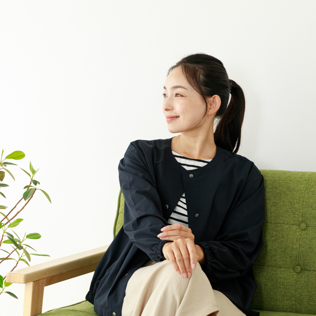 ことりっぷ テック素材のブルゾン