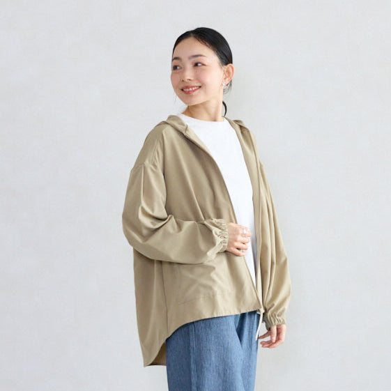 旅のアイデアを詰め込んだ撥水・ＵＶカットほのかわフーディーブルゾン【フェリシモ×ことりっぷ】