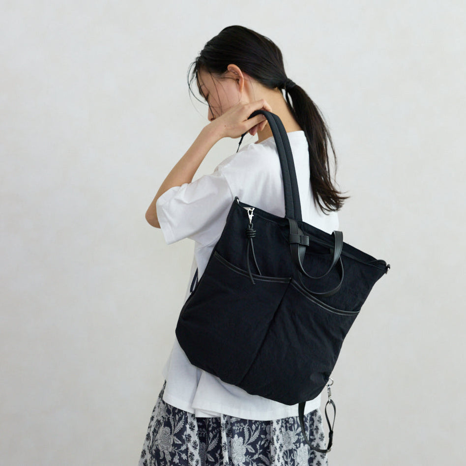 リュックにもなる軽やか3WAYバッグ【フェリシモ×ことりっぷ】