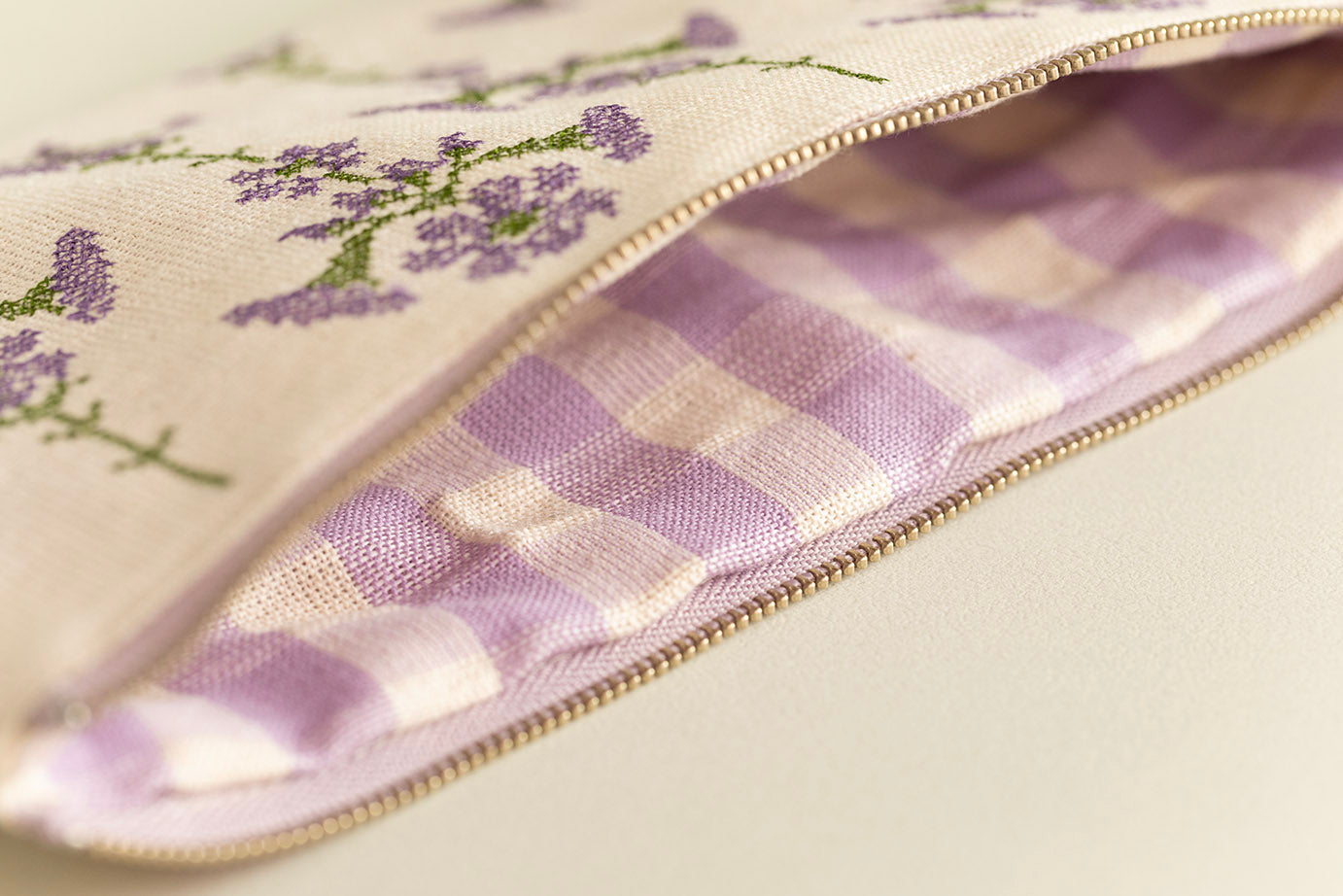 刺繍ポーチ ベルフラワー【テンジンファクトリー】