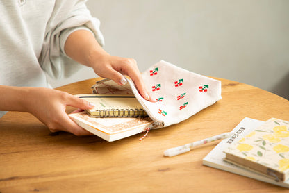 刺繍ポーチ アマリリス【テンジンファクトリー】