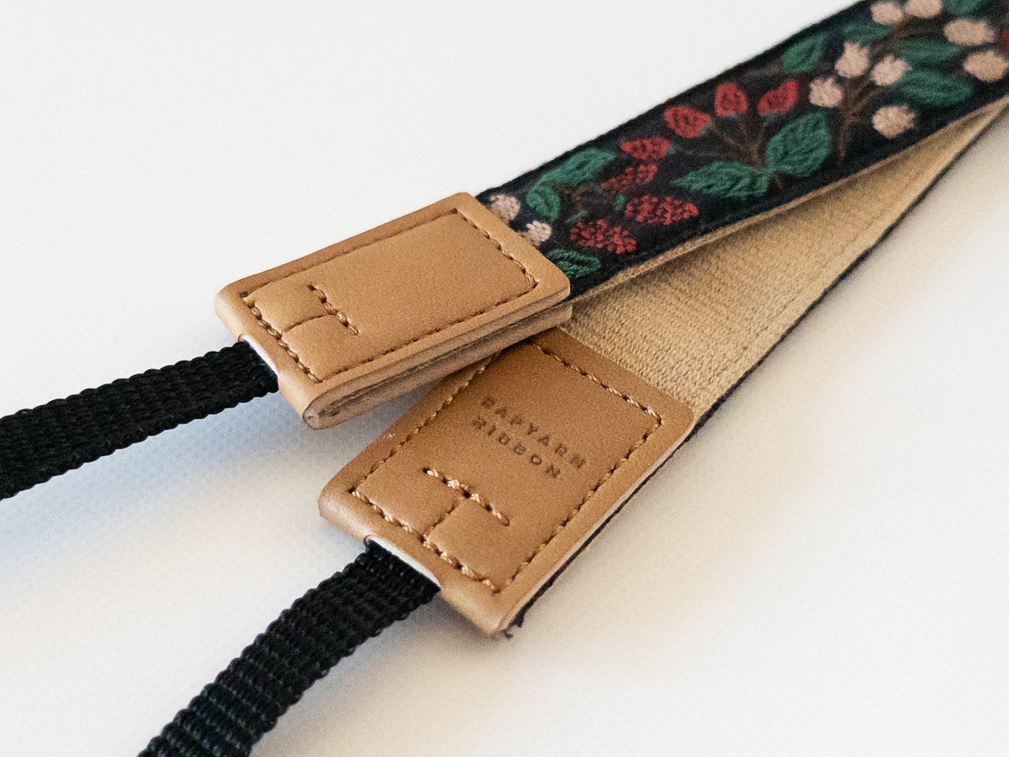 チロルリボンのカメラストラップ【レピヤンリボン】