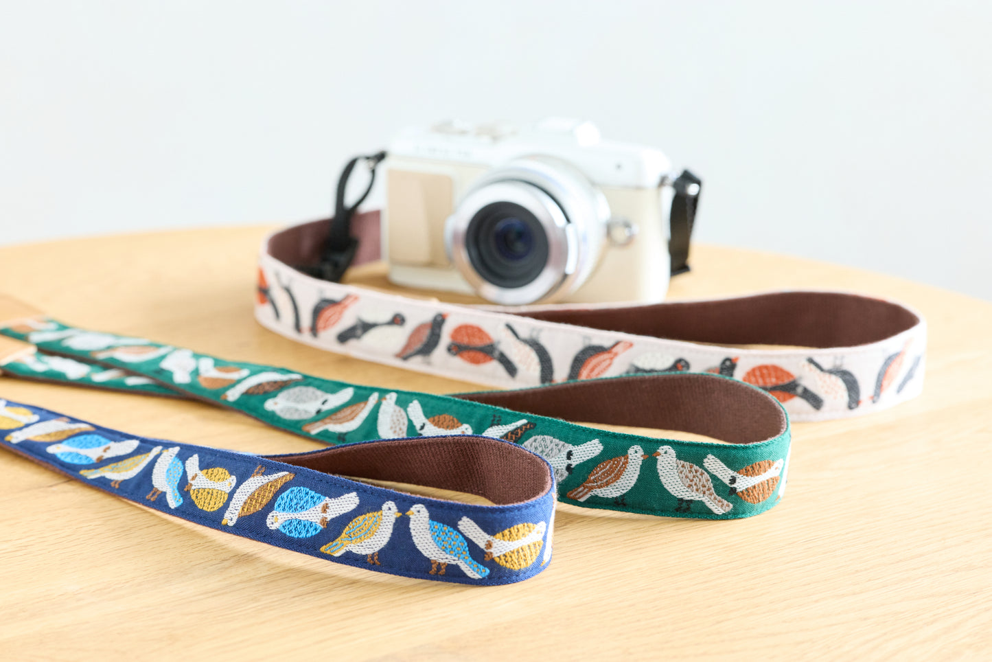 チロルリボンのカメラストラップ【レピヤンリボン】