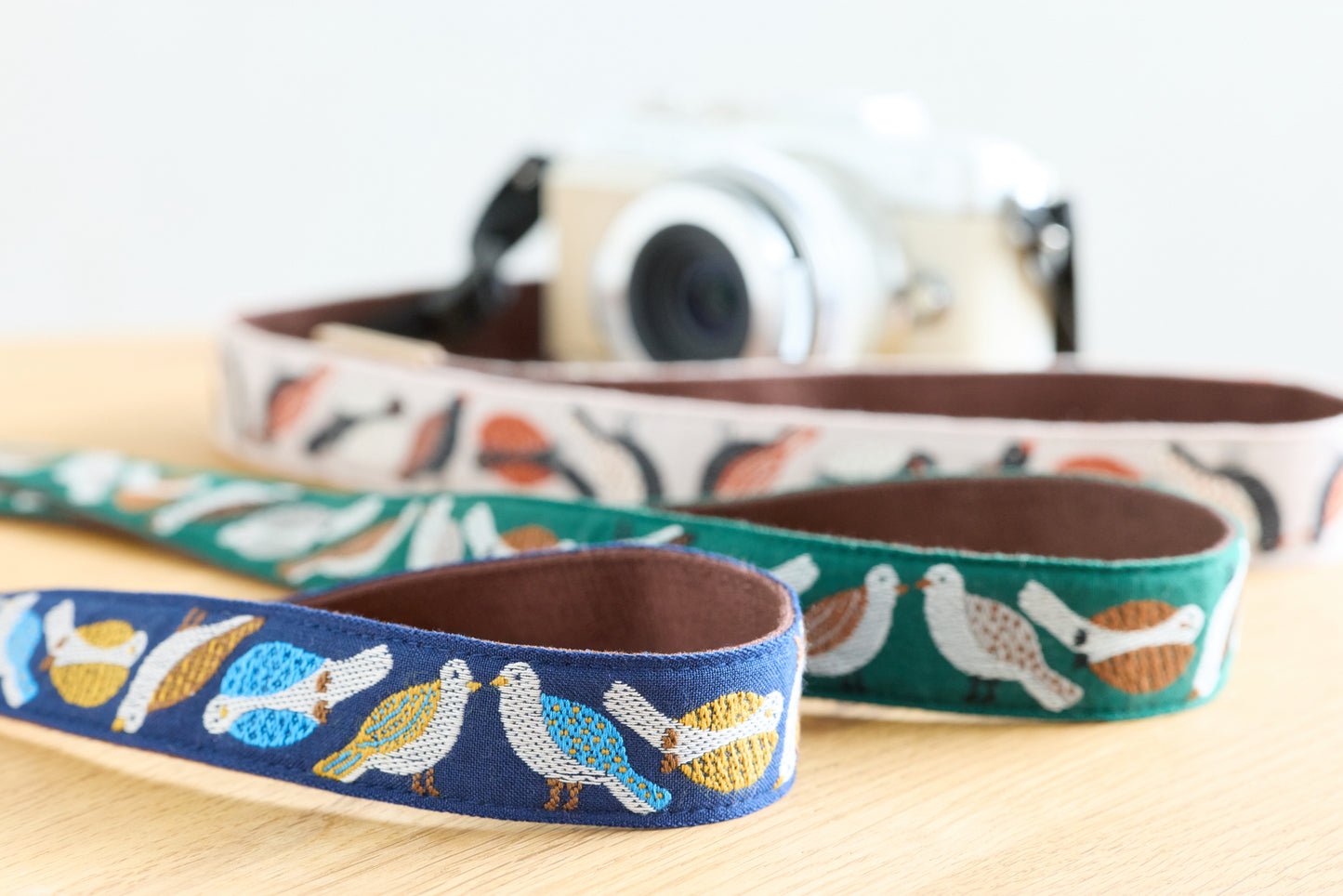 チロルリボンのカメラストラップ【レピヤンリボン】