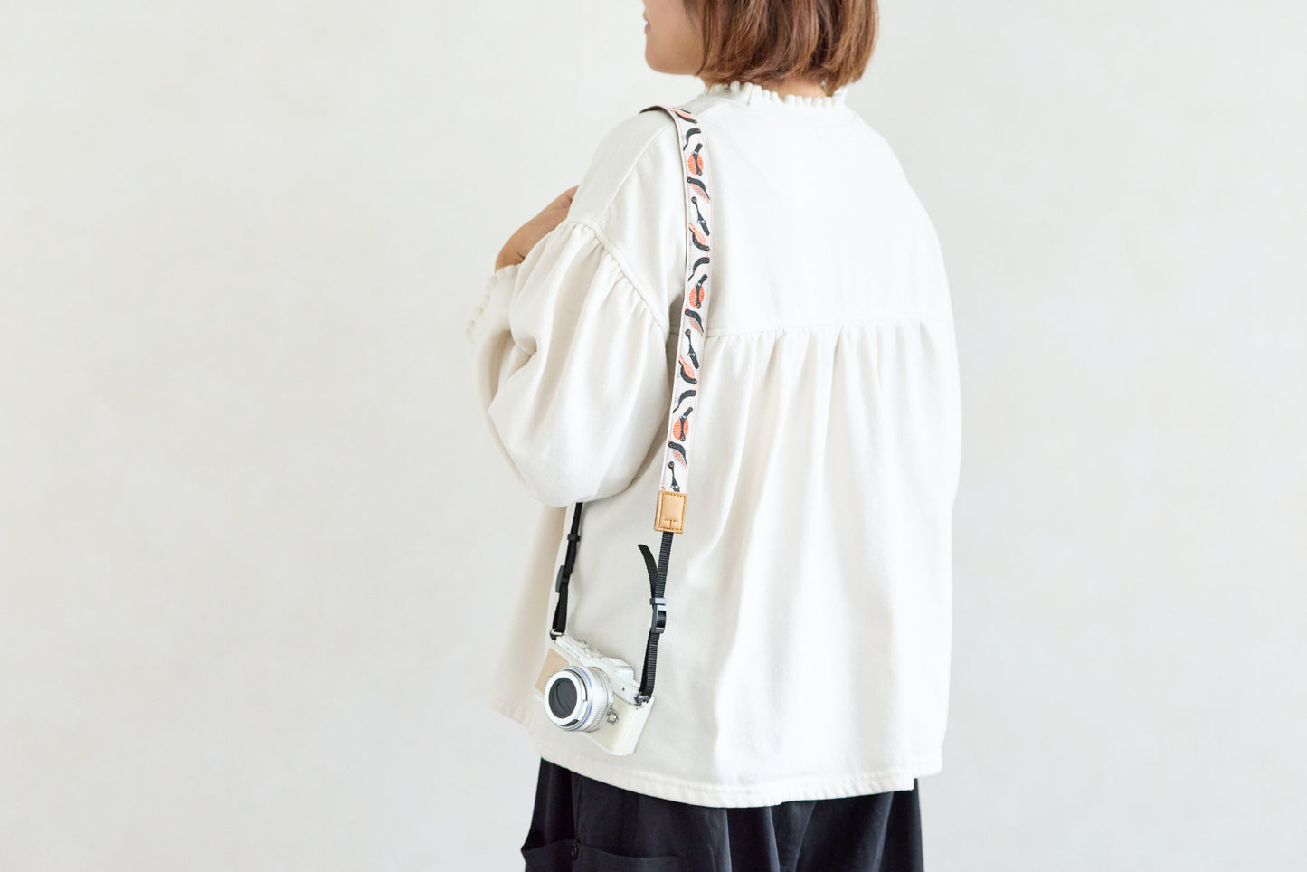 チロルリボンのカメラストラップ【レピヤンリボン】