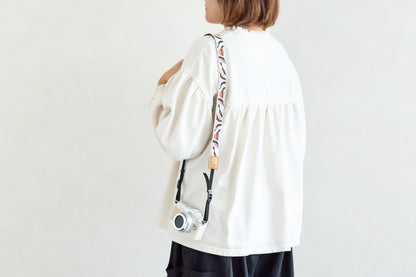 チロルリボンのカメラストラップ【レピヤンリボン】