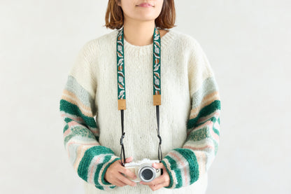 チロルリボンのカメラストラップ【レピヤンリボン】