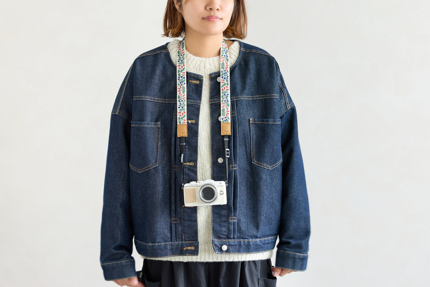 チロルリボンのカメラストラップ【レピヤンリボン】