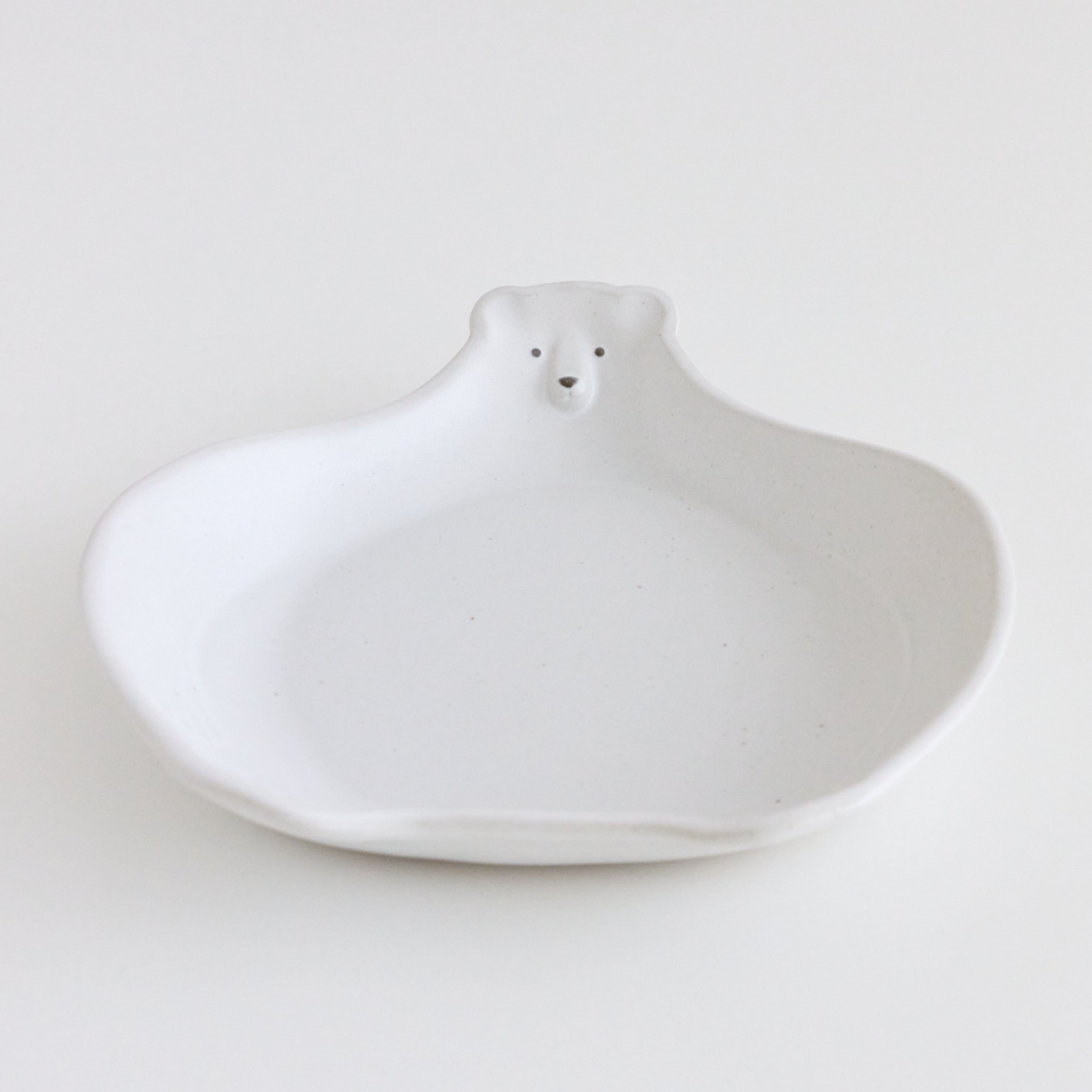 シロクマのお皿 大【よしざわ窯】 – ことりっぷオンラインストア